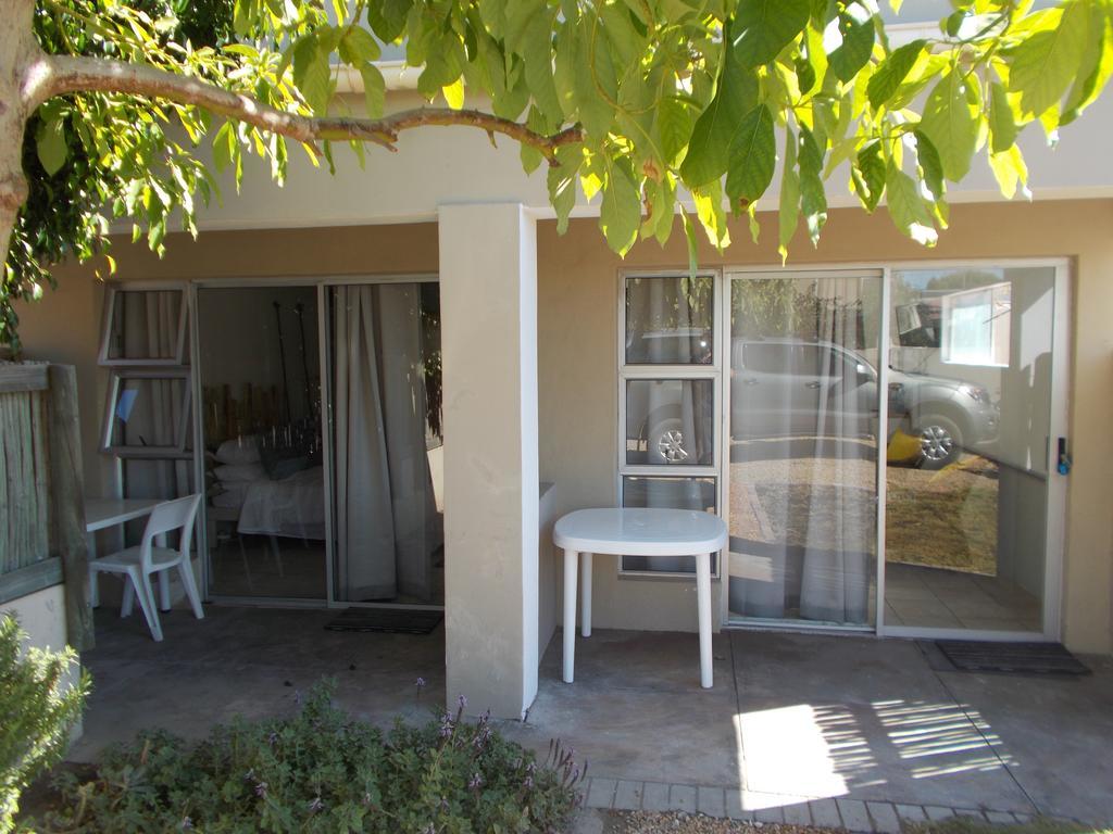 Due South Guest House Langebaan Exteriör bild