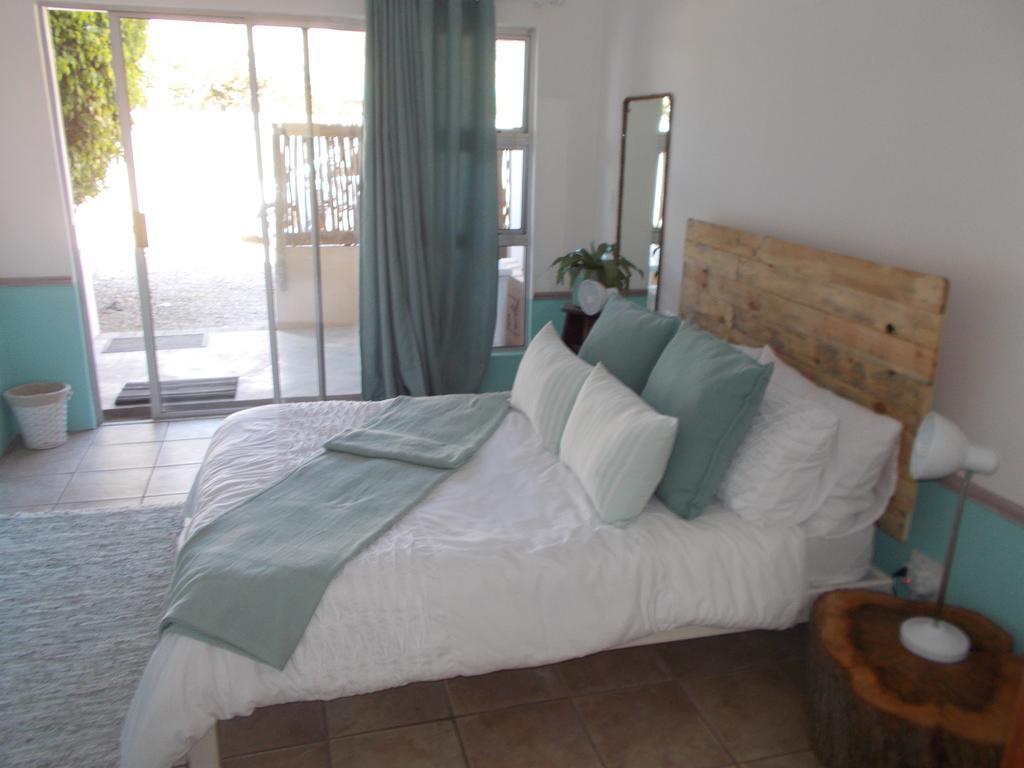 Due South Guest House Langebaan Exteriör bild
