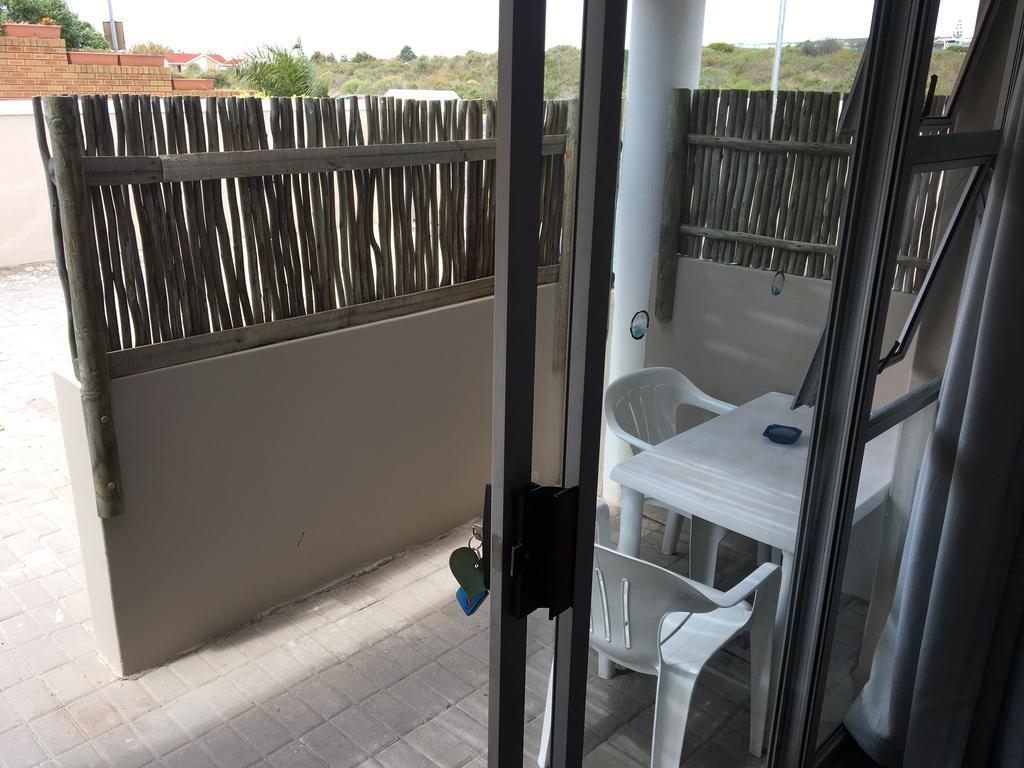 Due South Guest House Langebaan Exteriör bild