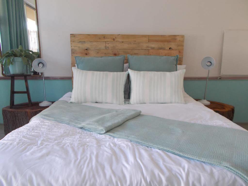 Due South Guest House Langebaan Exteriör bild