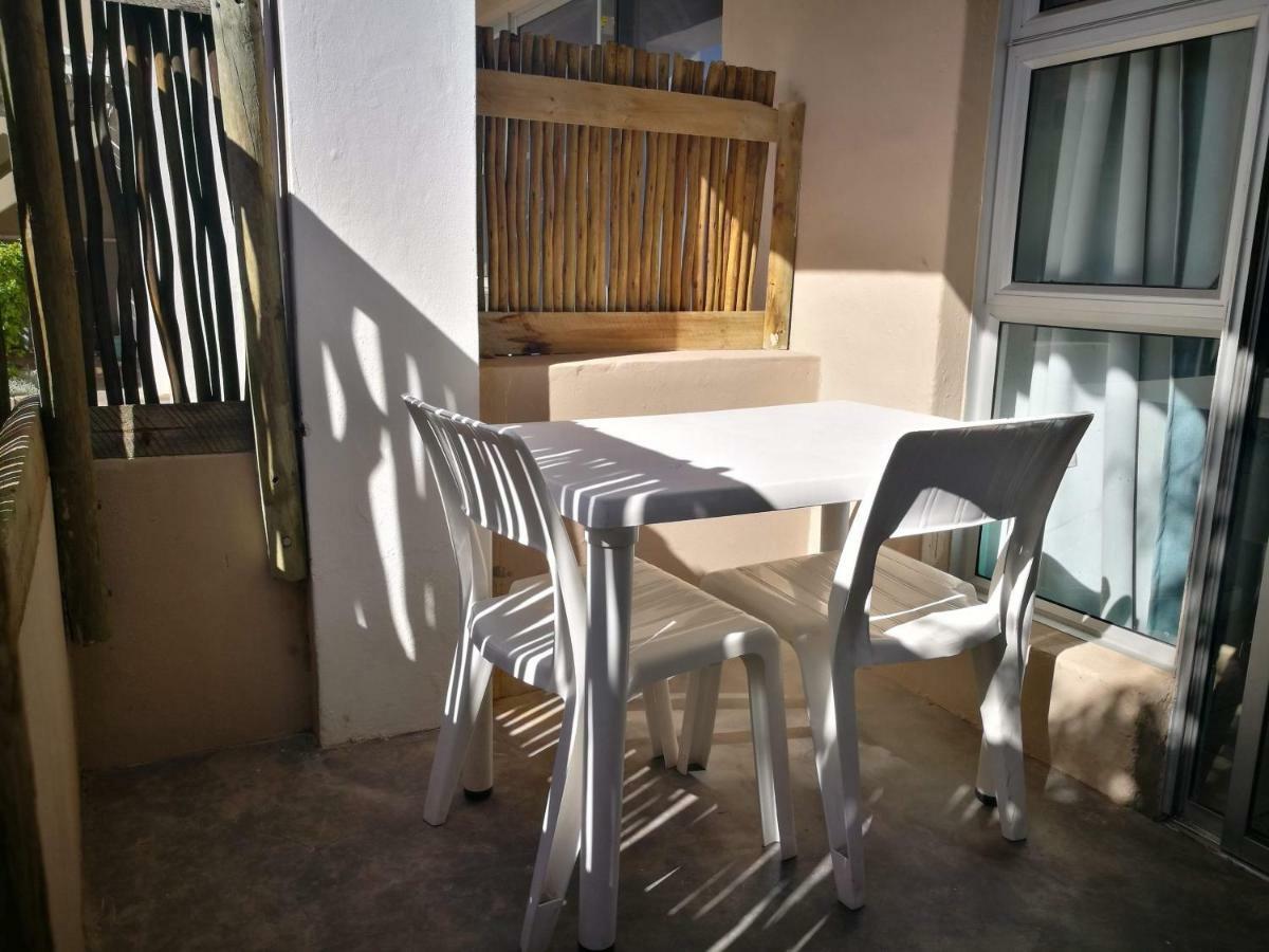 Due South Guest House Langebaan Exteriör bild